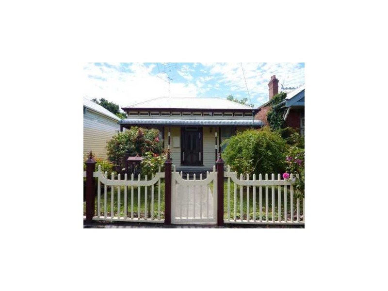 18 Burnbank Street, Lake Wendouree VIC 3350