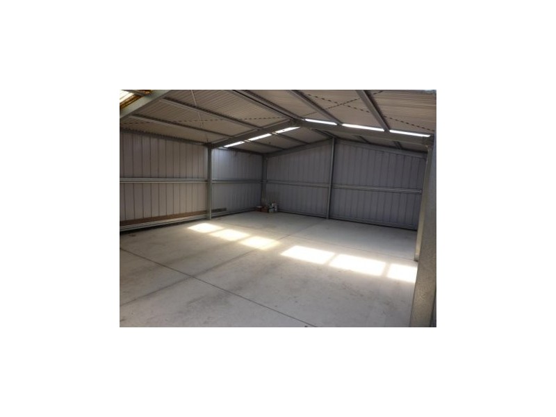 18 Burnbank Street, Lake Wendouree VIC 3350