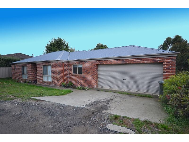 2 Bartley Avenue, Ballarat VIC 3350