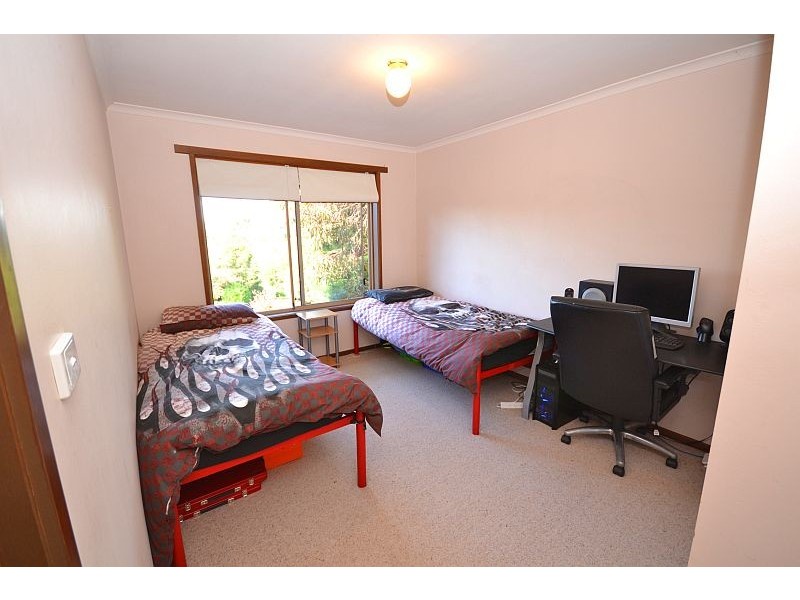 8 Allenby Court, Mount Clear VIC 3350