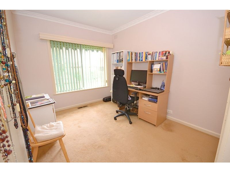 4 Towong Street, Alfredton VIC 3350