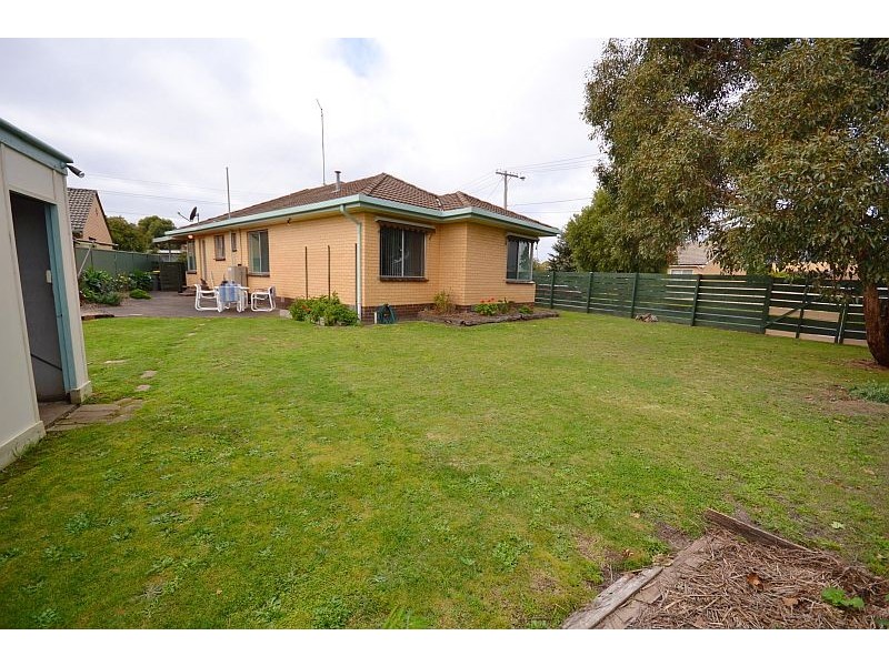 4 Towong Street, Alfredton VIC 3350