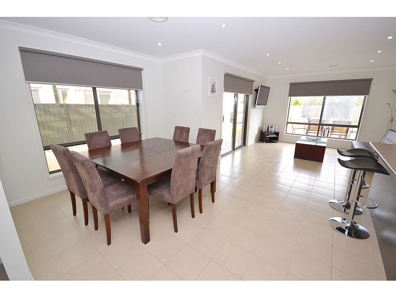 243 Whitelaw Avenue, Delacombe VIC 3356