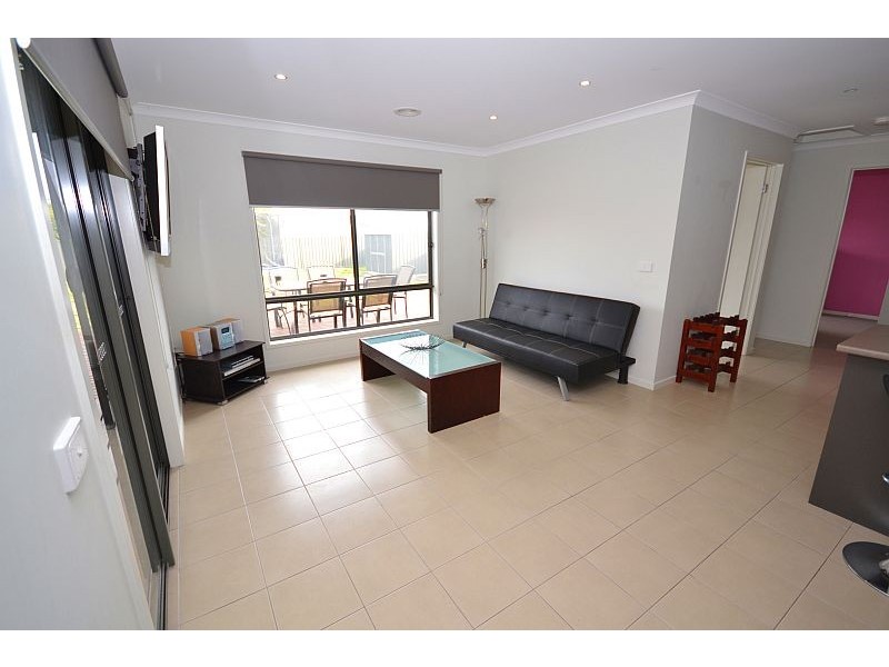 243 Whitelaw Avenue, Delacombe VIC 3356