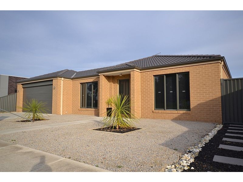 243 Whitelaw Avenue, Delacombe VIC 3356