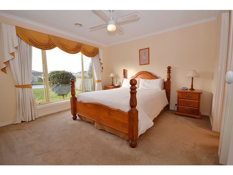 11 Clifton Street, Delacombe VIC 3356