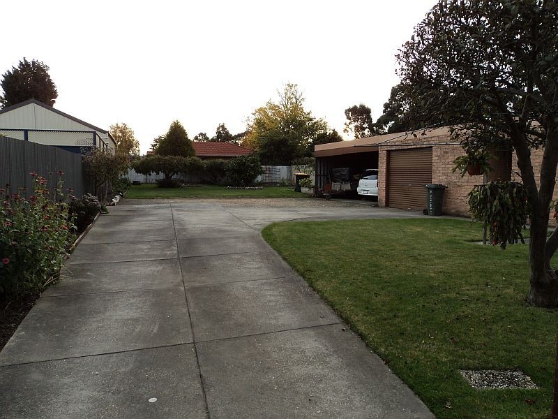 16 Rowlands Street, Sebastopol VIC 3356