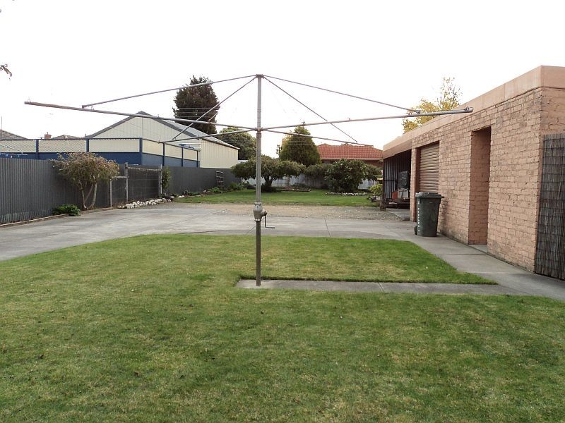 16 Rowlands Street, Sebastopol VIC 3356