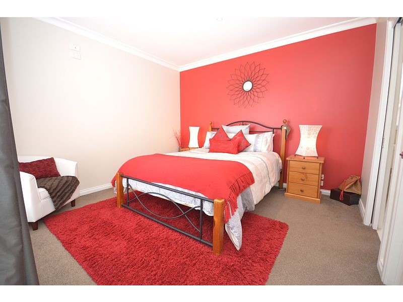 6 Chilton Close, Delacombe VIC 3356