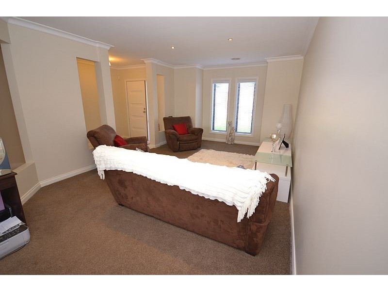 6 Chilton Close, Delacombe VIC 3356