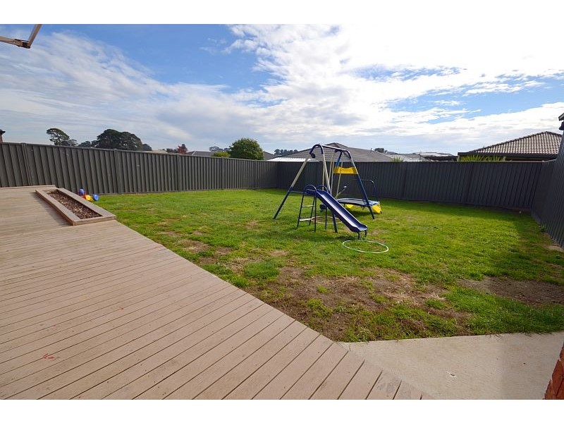 6 Chilton Close, Delacombe VIC 3356