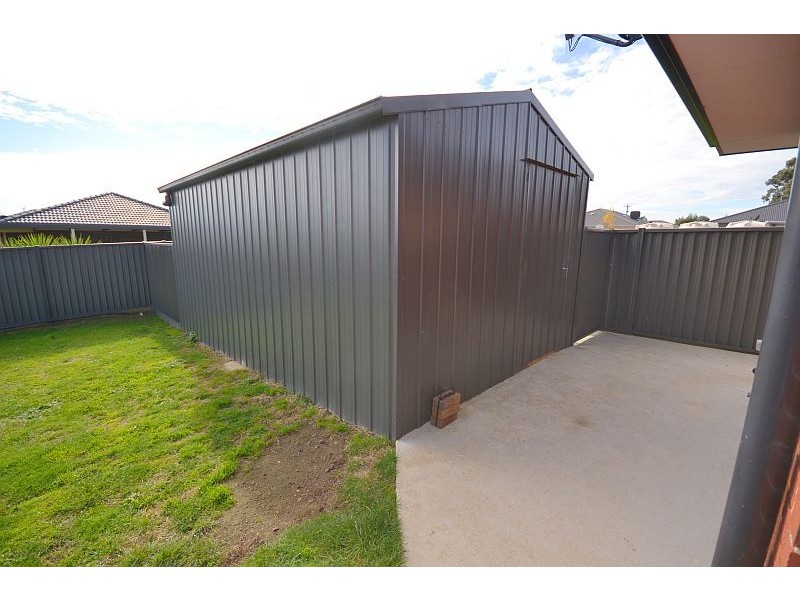 6 Chilton Close, Delacombe VIC 3356