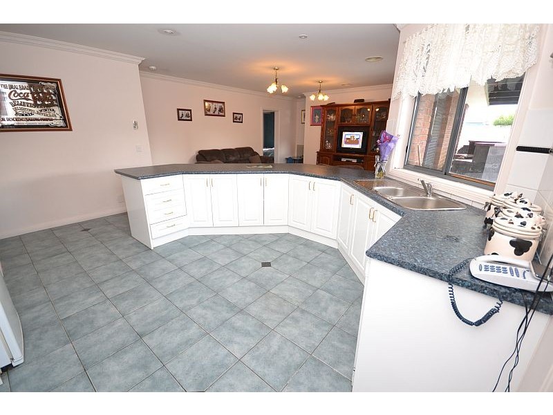 64 Wicklow Drive, Invermay Park VIC 3350