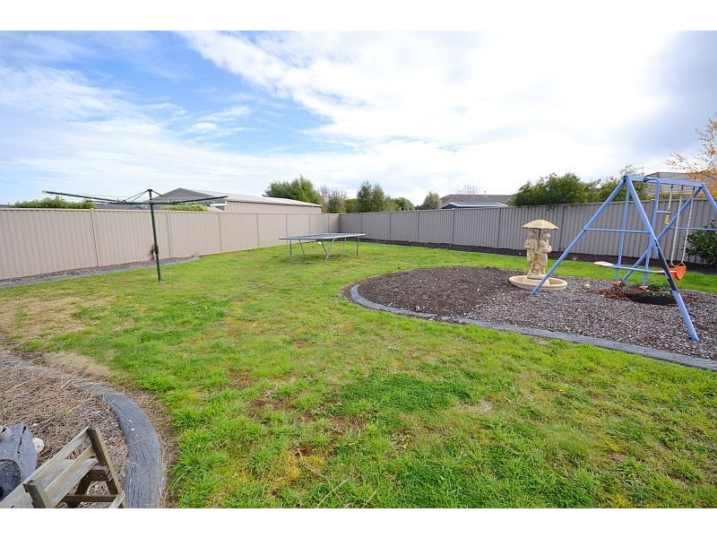 64 Wicklow Drive, Invermay Park VIC 3350