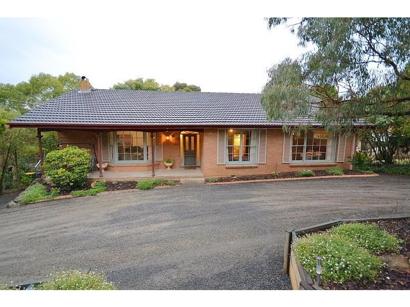 112 Moss Avenue, Mount Helen VIC 3350