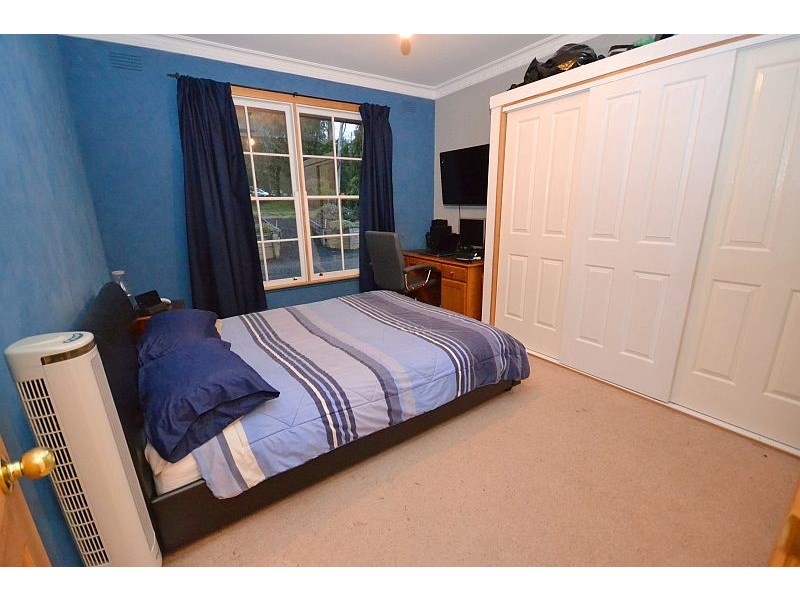 112 Moss Avenue, Mount Helen VIC 3350