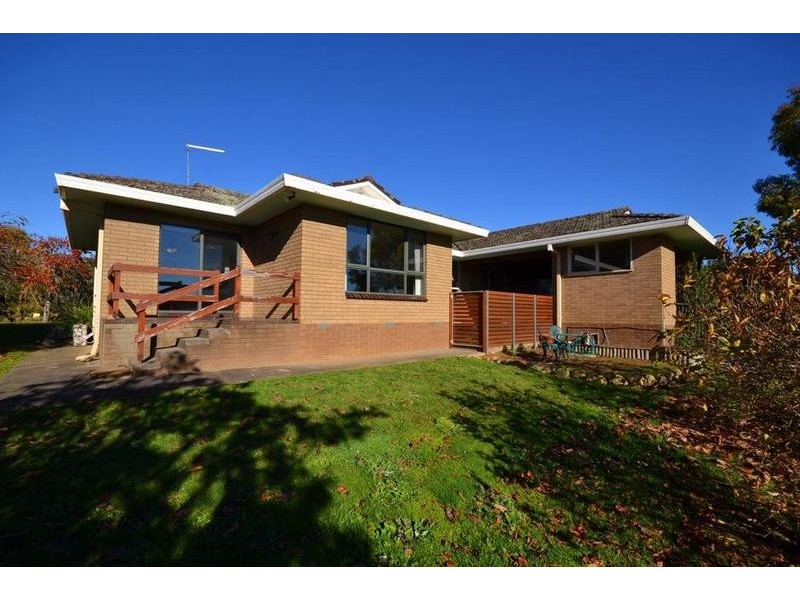 9 Hill Top Road, Brown Hill VIC 3350