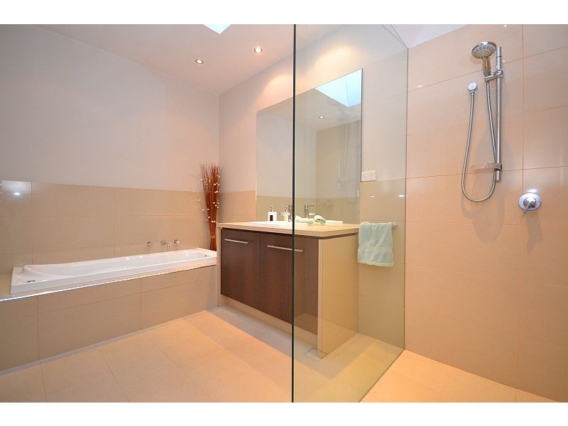 9 Hill Top Road, Brown Hill VIC 3350