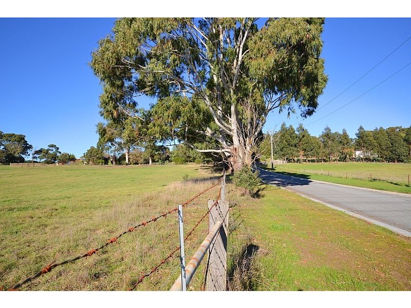 9 Hill Top Road, Brown Hill VIC 3350