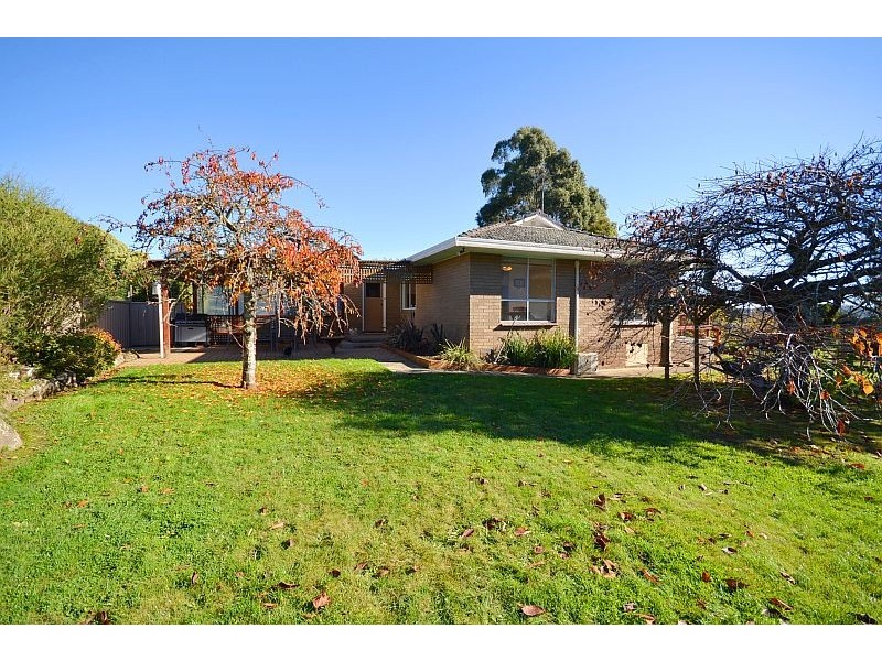 9 Hill Top Road, Brown Hill VIC 3350