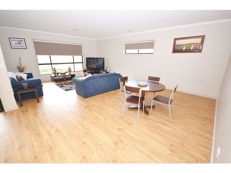 1/4a Market Street, Miners Rest VIC 3352