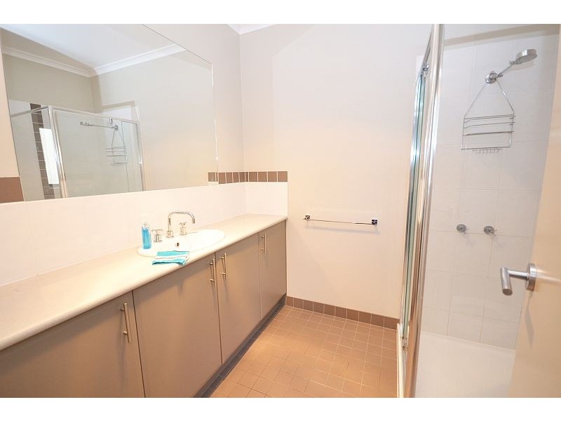 1/4a Market Street, Miners Rest VIC 3352