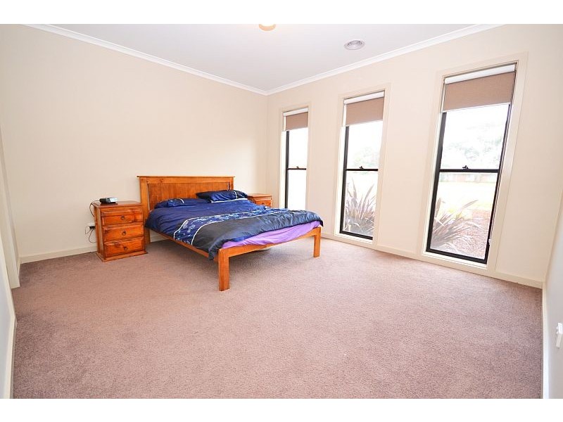 1/4a Market Street, Miners Rest VIC 3352