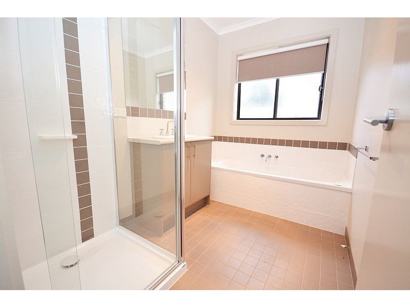 1/4a Market Street, Miners Rest VIC 3352