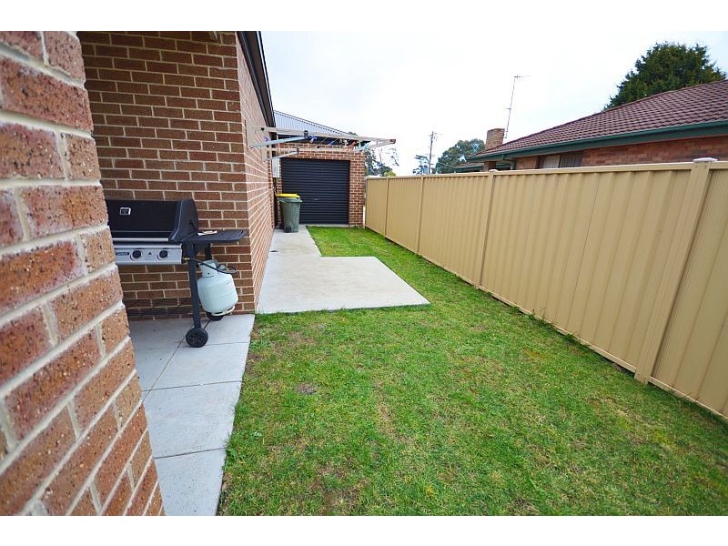 1/4a Market Street, Miners Rest VIC 3352