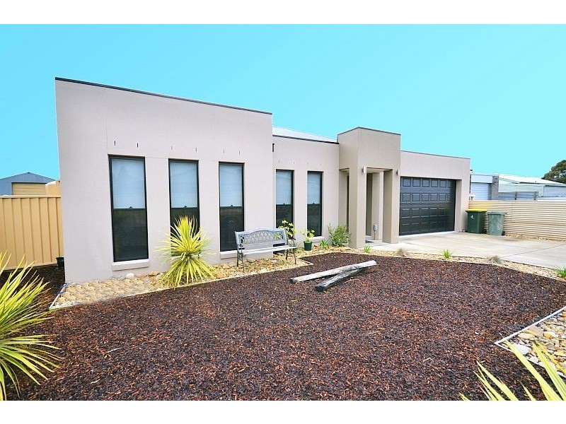 2/4a Market Street, Miners Rest VIC 3352