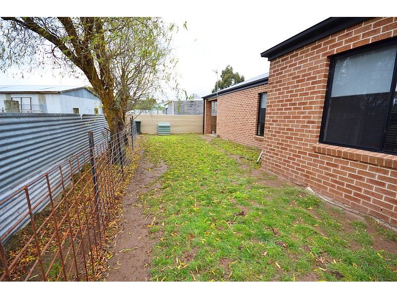 2/4a Market Street, Miners Rest VIC 3352