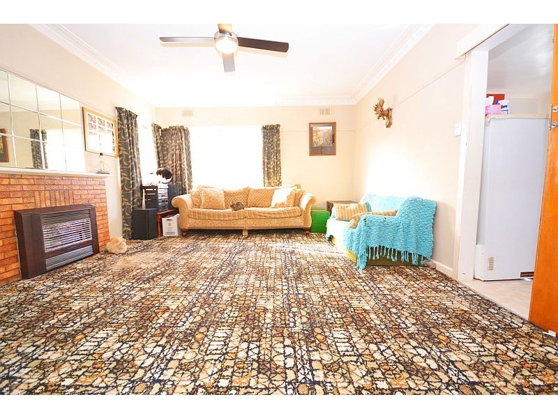 11 Fisher Street, Wendouree VIC 3355