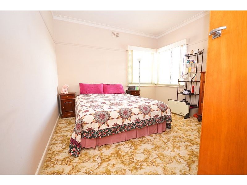 11 Fisher Street, Wendouree VIC 3355