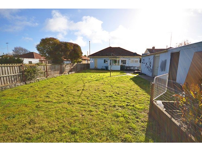 11 Fisher Street, Wendouree VIC 3355