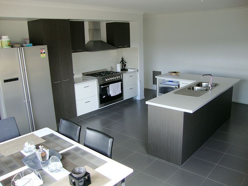 10 Belmar Crescent, Canadian VIC 3350