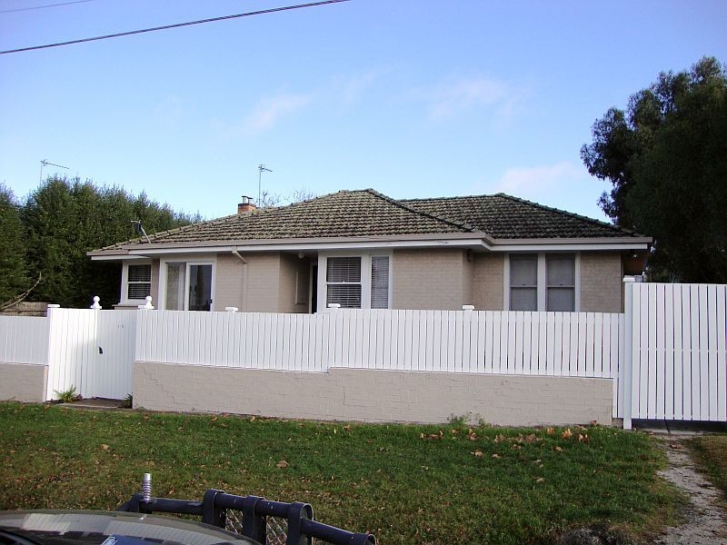 16 Campbells Crescent, Redan VIC 3350