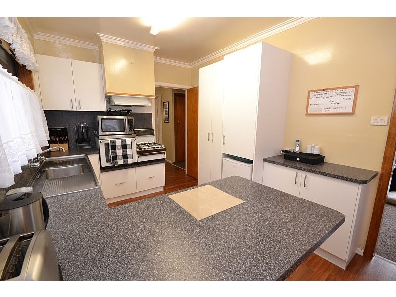 24 Lyons Street, Miners Rest VIC 3352