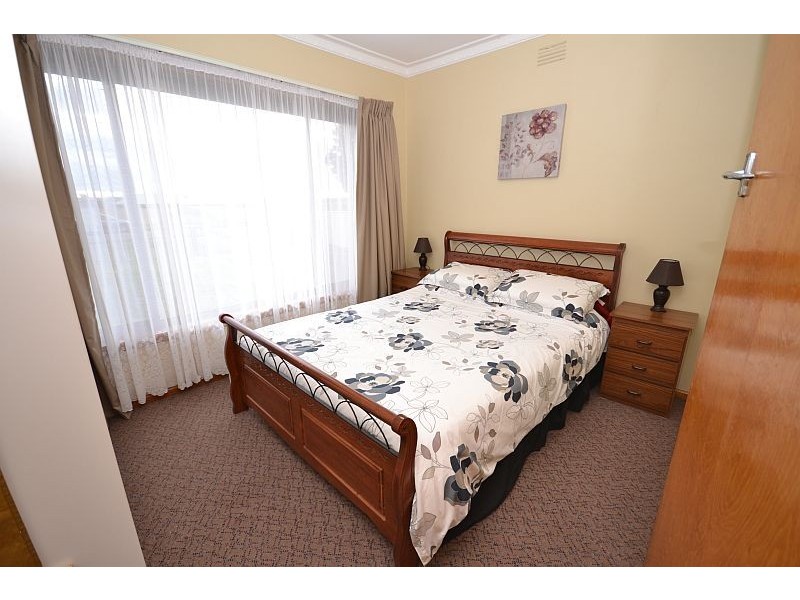 24 Lyons Street, Miners Rest VIC 3352