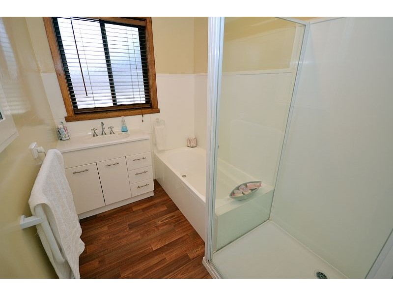 24 Lyons Street, Miners Rest VIC 3352