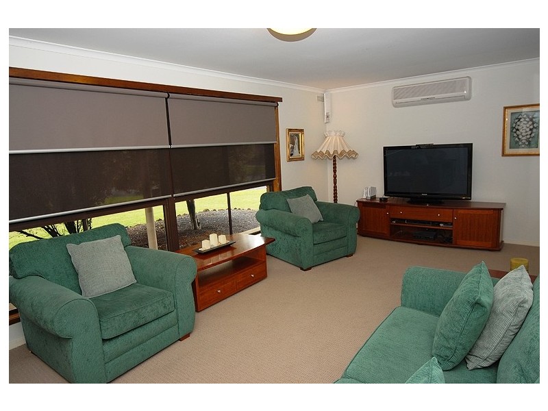 3 Banyule Drive, Delacombe VIC 3356