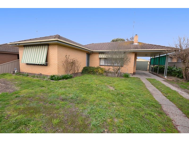 14 Bruce Drive, Sebastopol VIC 3356