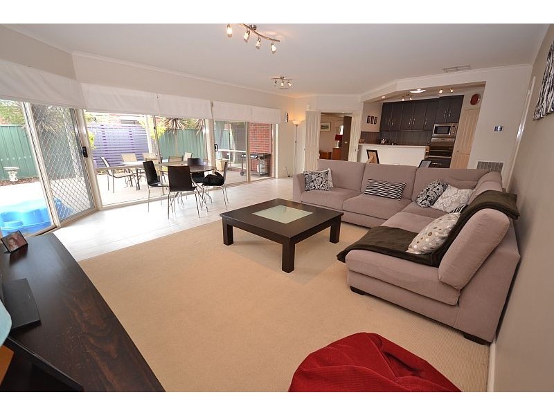 79 Lake Gardens Avenue, Lake Gardens VIC 3355