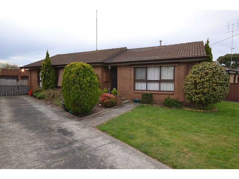 6 Sherwood Street, Wendouree VIC 3355