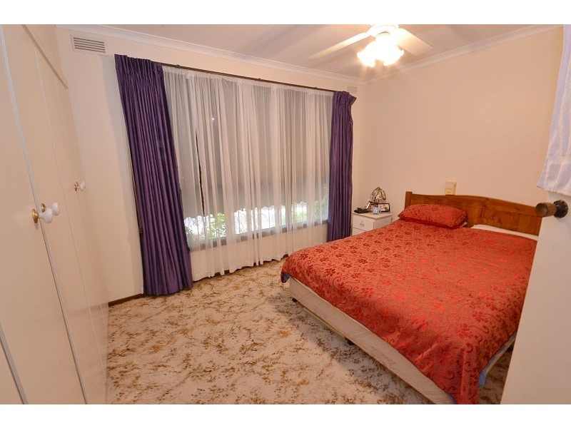 6 Sherwood Street, Wendouree VIC 3355