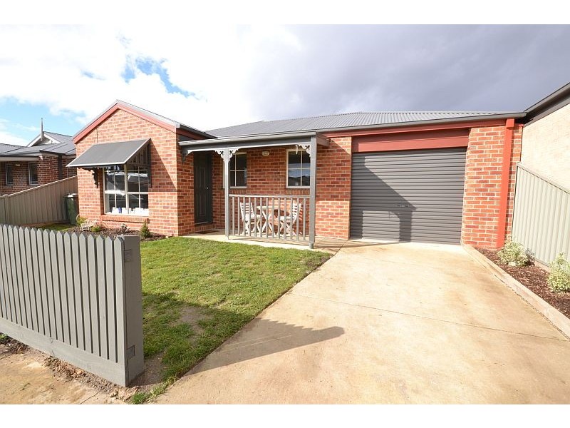 15 Oscar Drive, Sebastopol VIC 3356