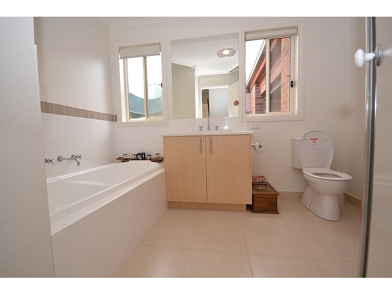 15 Oscar Drive, Sebastopol VIC 3356