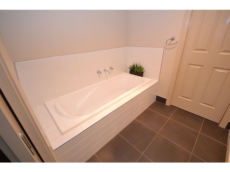 25 Robilliard Way, Sebastopol VIC 3356