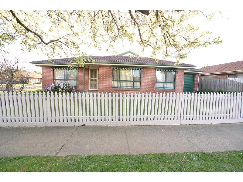 Unit 1/36 Learmonth Street, Alfredton VIC 3350