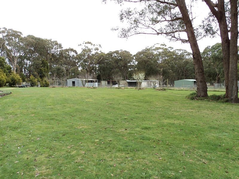 12 Ted Lyons Road, Navigators VIC 3352