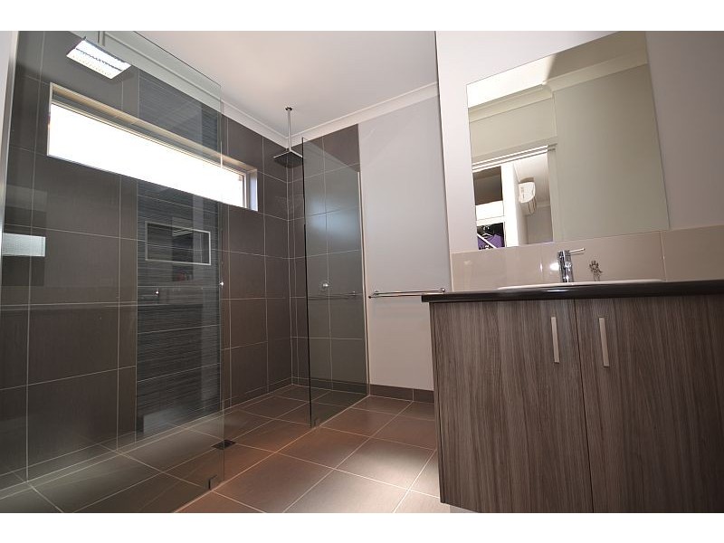 2 Kingfisher Court, Brown Hill VIC 3350